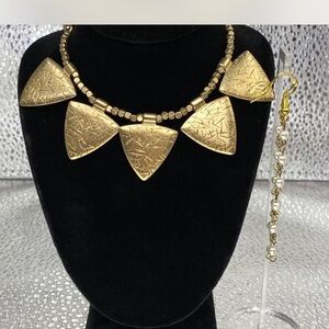 Designer ^^^ Gold Textured Triangle Statement Necklace /  Drop Earrings - ***